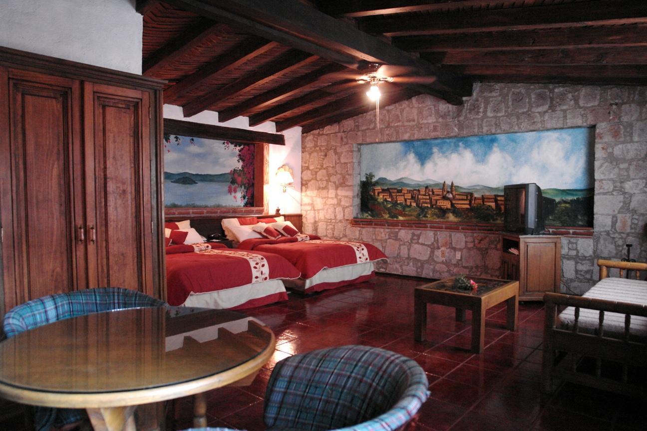 Villa San Jose Hotel & Suites Morelia Quarto foto